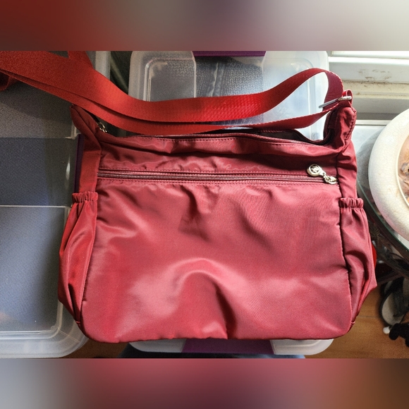 Jieol shi fashion women's maroon over the shoulder bag. - Picture 4 of 8